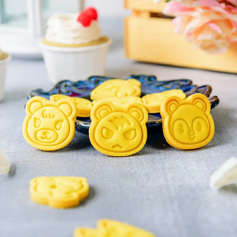 ケーキクッキーどうぶつの森カッターかわいいアニメフィギュアD - Home Decor Japanese のレビューと価格