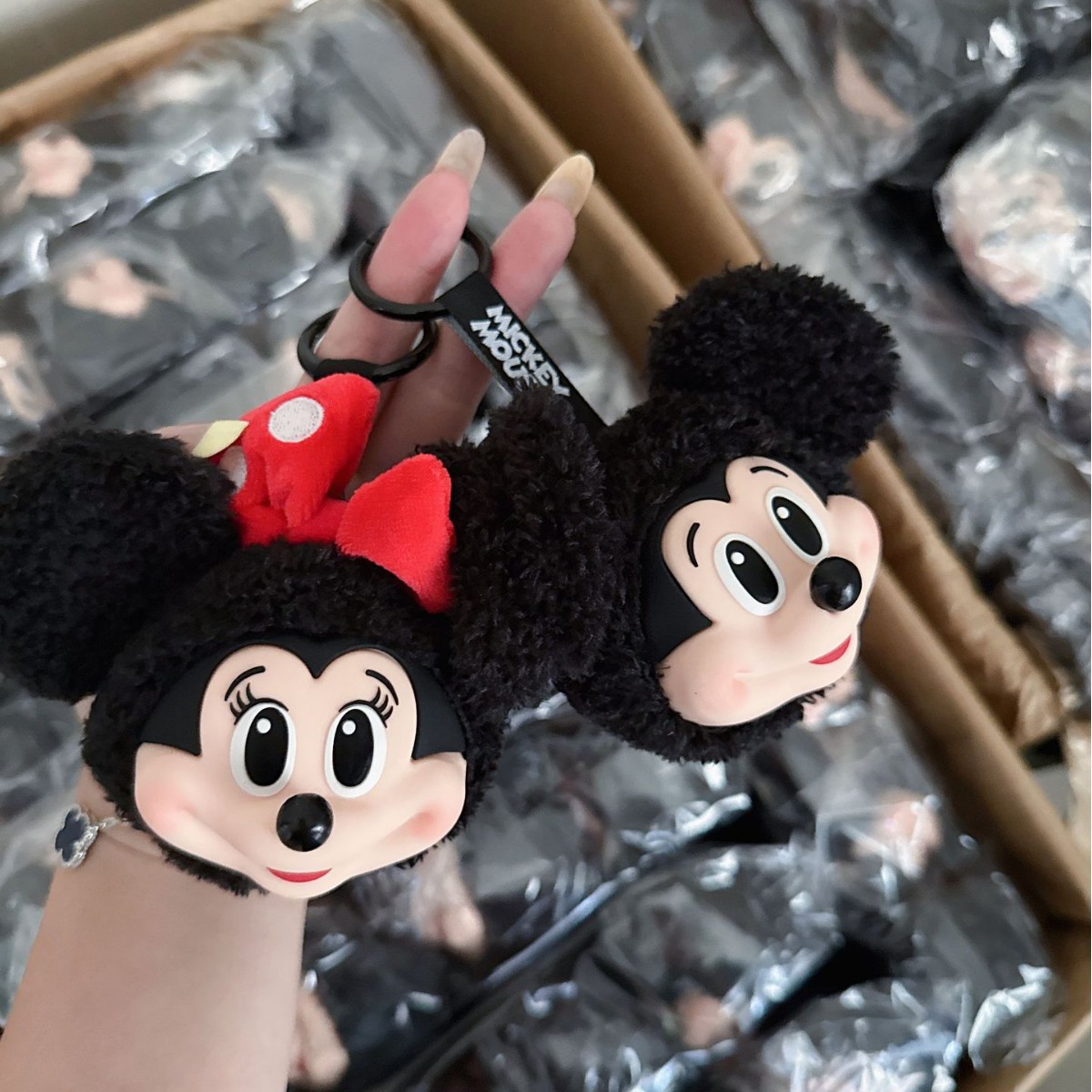 ミッキー ミニー ぬいぐるみ キーホルダー かわいいビニール - Home Decor Product のレビューと価格